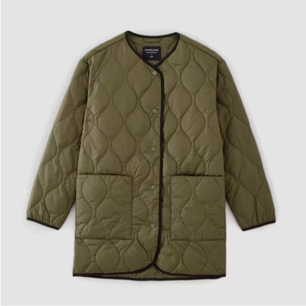 EUC- Everlane Women's Renew Quilted Liner in Kalamata, large